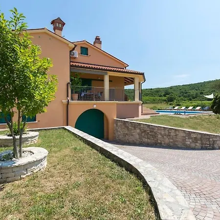 Dani-with Big Pool 50m2 * Labin