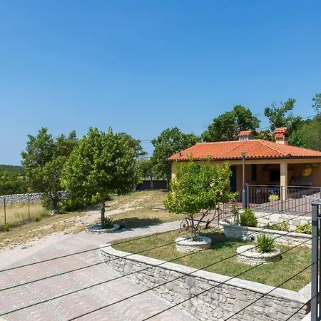 Dani-with Big Pool 50m2 Labin