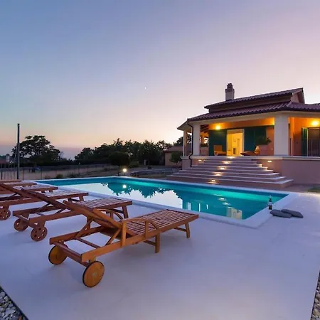 Villa Dani-with Big Pool 50m2 Labin