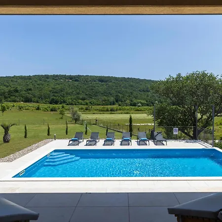 Dani-with Big Pool 50m2