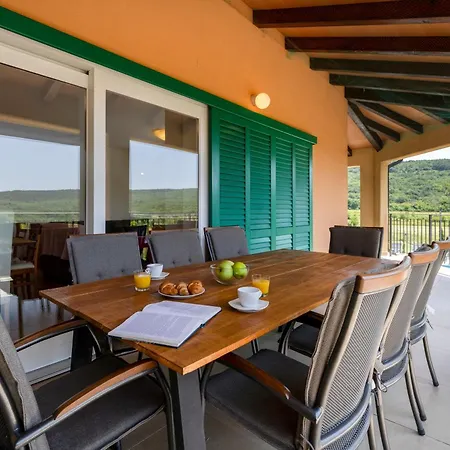 Dani-with Big Pool 50m2 * Labin