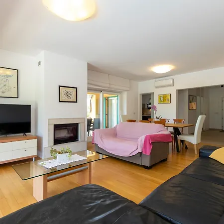 Dani-with Big Pool 50m2 *