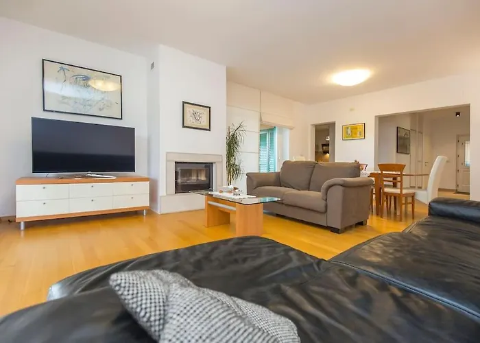 Dani-with Big Pool 50m2 Vila