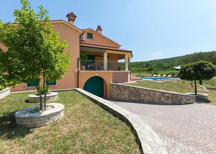 Dani-with Big Pool 50m2 * Labin (Istria)