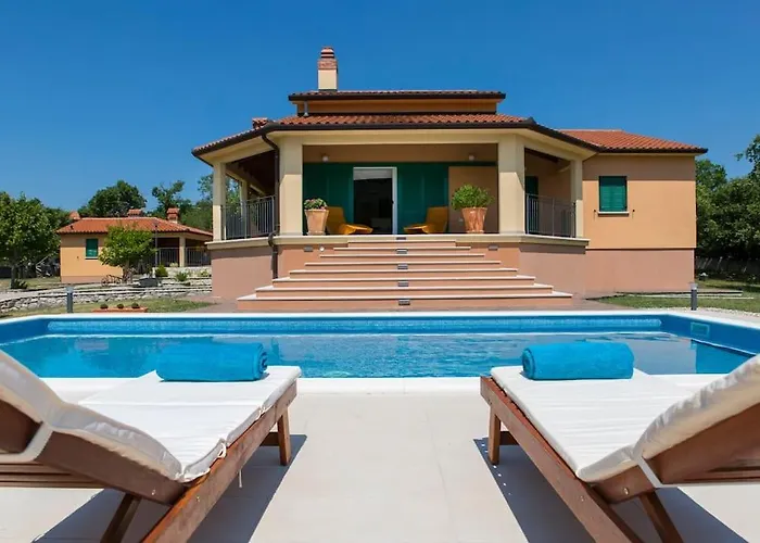 Dani-with Big Pool 50m2 * Labin (Istria)