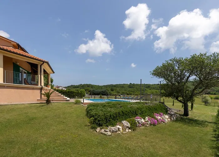 Dani-with Big Pool 50m2 Labin (Istria)