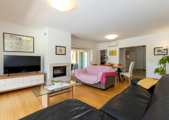 Dani-with Big Pool 50m2 *