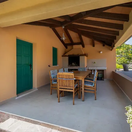 Dani-with Big Pool 50m2 * Labin (Istria)