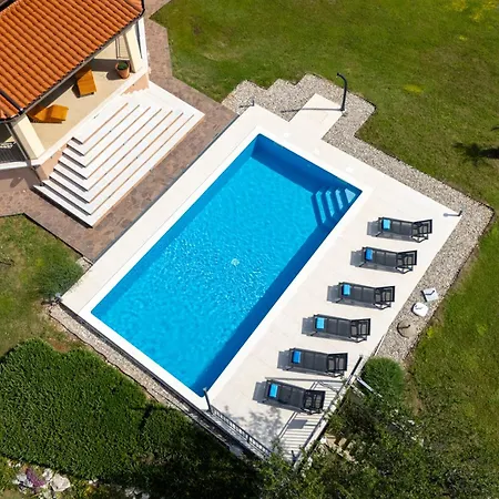 Dani-with Big Pool 50m2 * Labin (Istria)
