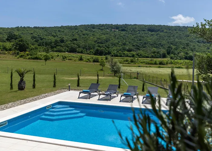 Dani-with Big Pool 50m2 Villa Labin (Istria)