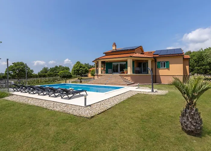 Dani-with Big Pool 50m2 Labin (Istria)