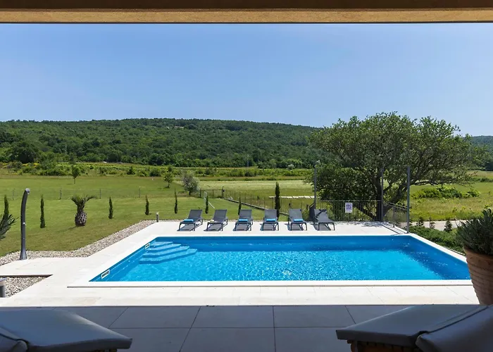 Dani-with Big Pool 50m2