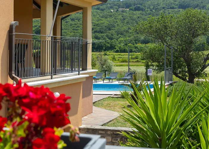 Dani-with Big Pool 50m2 Villa Labin (Istria)